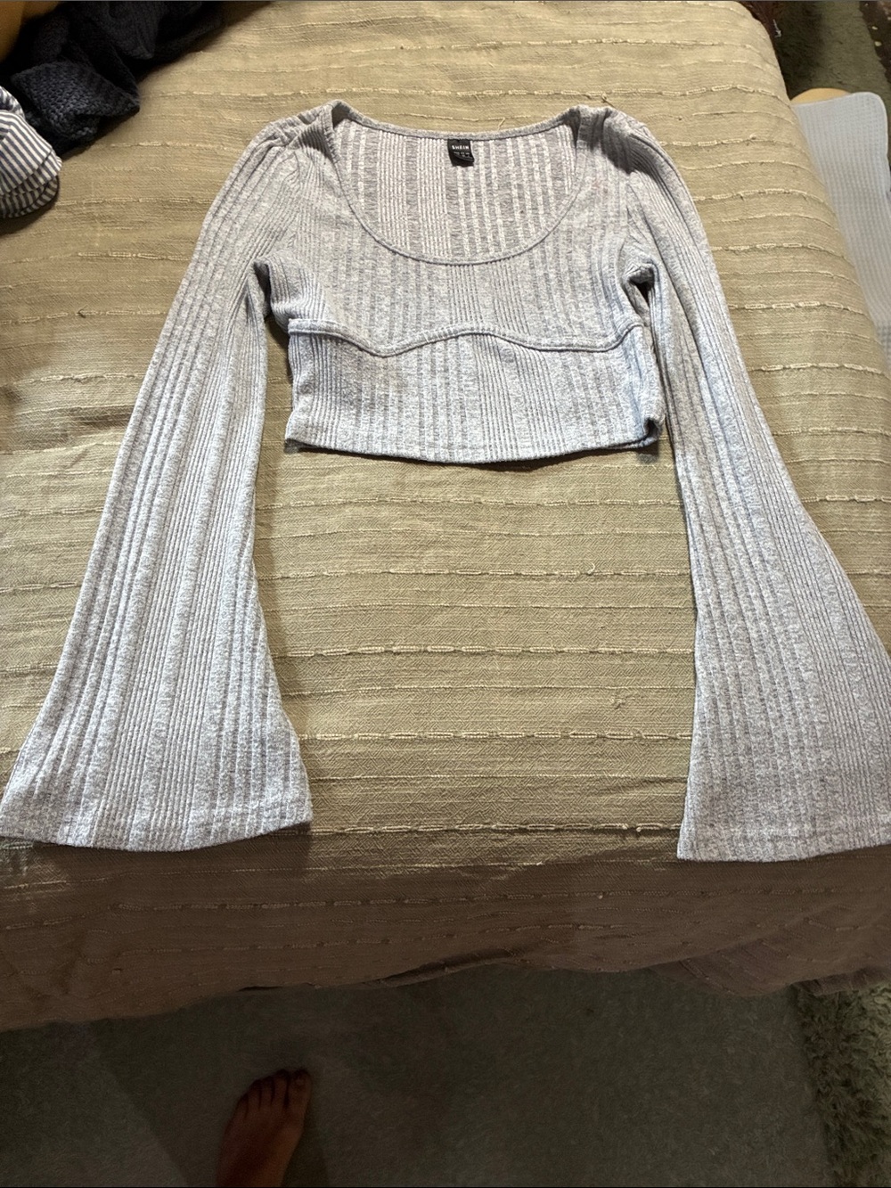 SHEIN Light Gray Ribbed Bell-Sleeve Crop Top